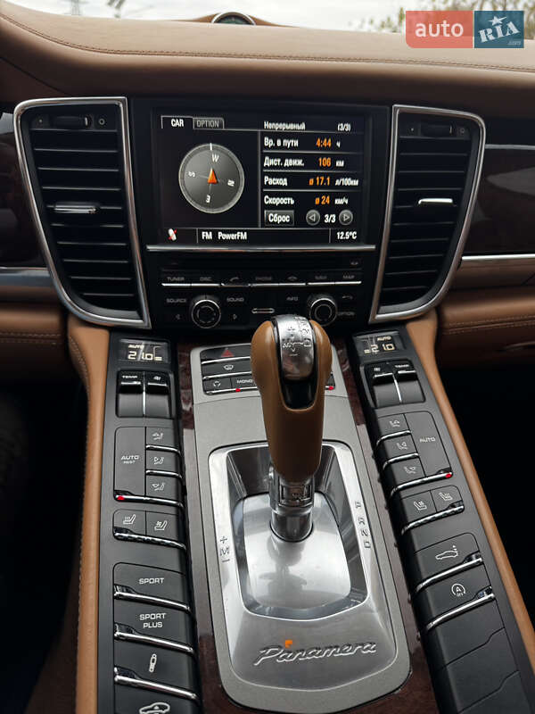 Фастбек Porsche Panamera 2010 в Харкові