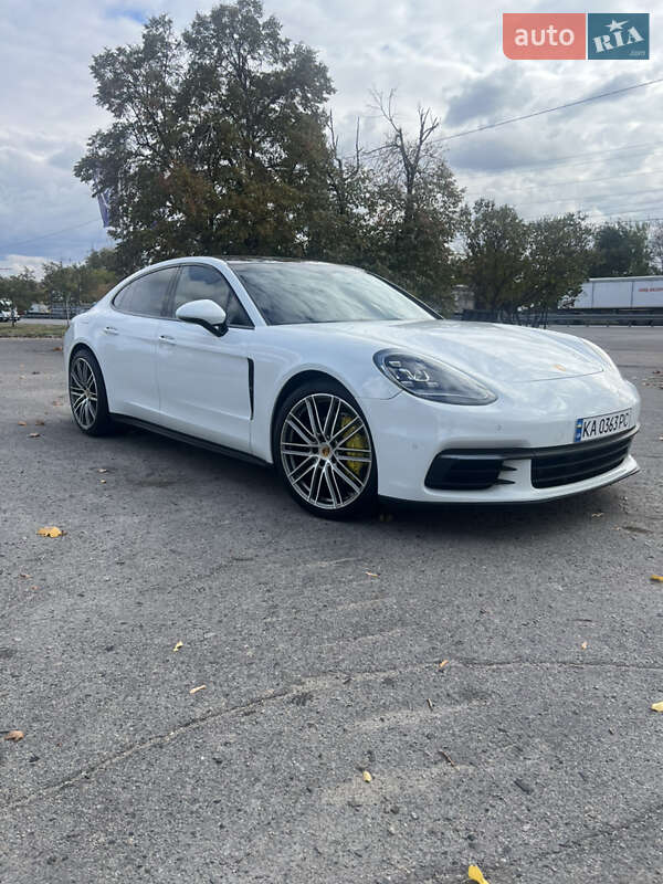 Фастбэк Porsche Panamera 2018 в Днепре