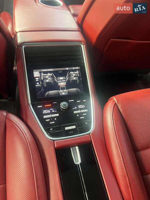 Фастбэк Porsche Panamera 2018 в Днепре