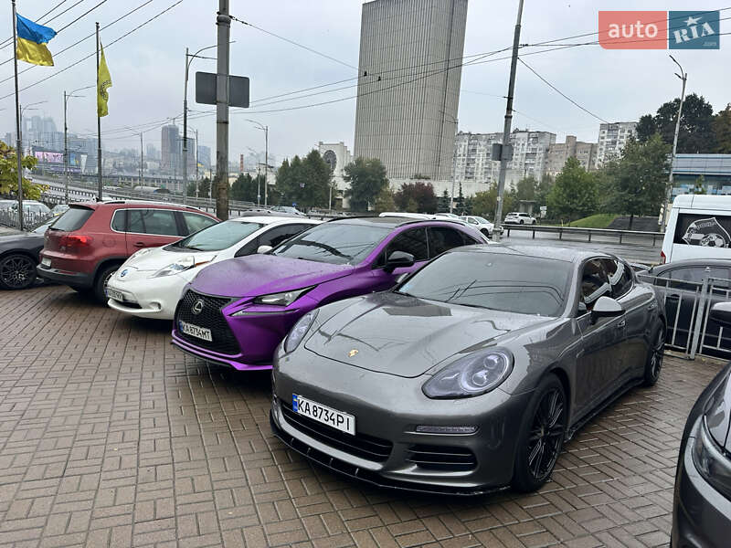 Фастбек Porsche Panamera 2013 в Києві фото 12 Фастбек Porsche Panamera 2013 в Києві