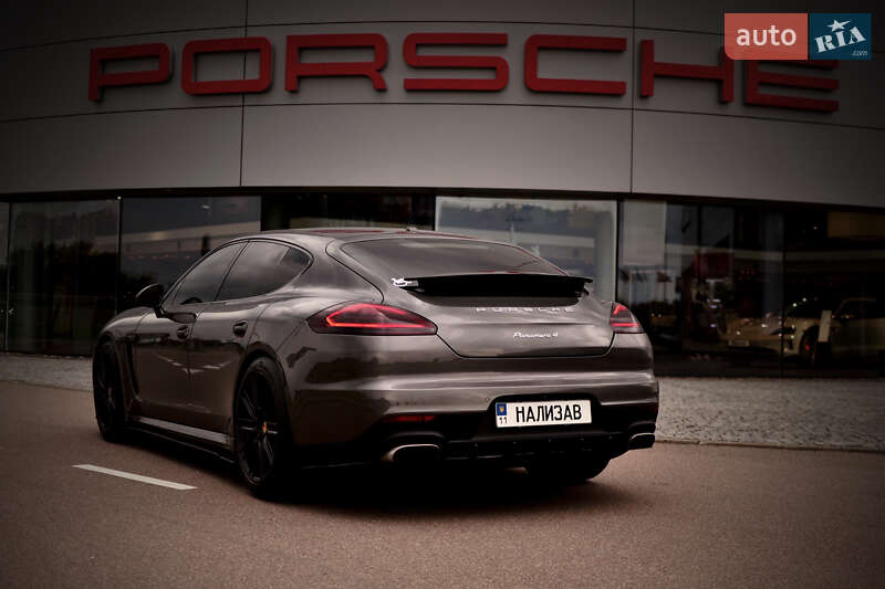 Фастбек Porsche Panamera 2013 в Києві фото 17 Фастбек Porsche Panamera 2013 в Києві