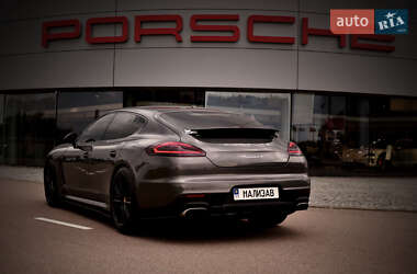 Фастбэк Porsche Panamera 2013 в 