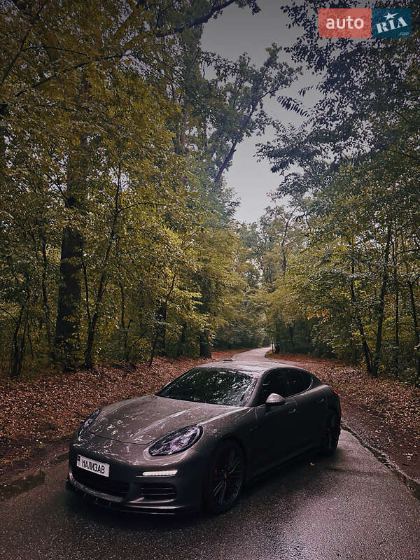 Фастбек Porsche Panamera 2013 в Києві фото 24 Фастбек Porsche Panamera 2013 в Києві