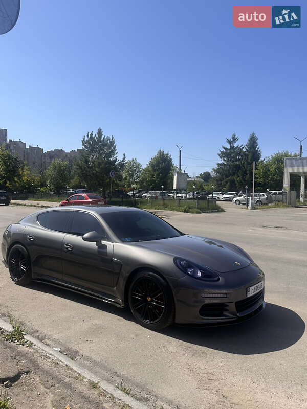 Фастбек Porsche Panamera 2013 в Києві фото 27 Фастбек Porsche Panamera 2013 в Києві