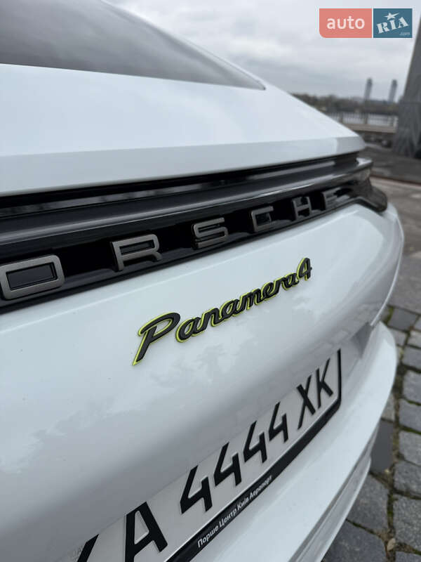 Фастбек Porsche Panamera 2023 в Києві