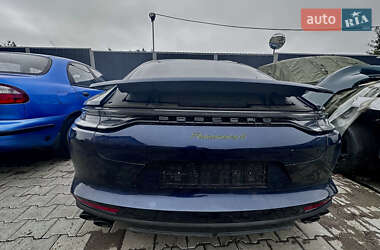 Porsche Panamera 2023