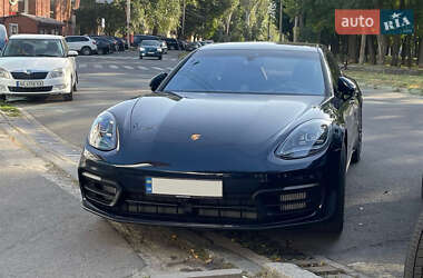Фастбек Porsche Panamera 2023 в Одесі