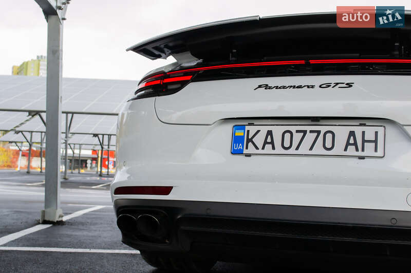 Фастбек Porsche Panamera 2019 в Києві