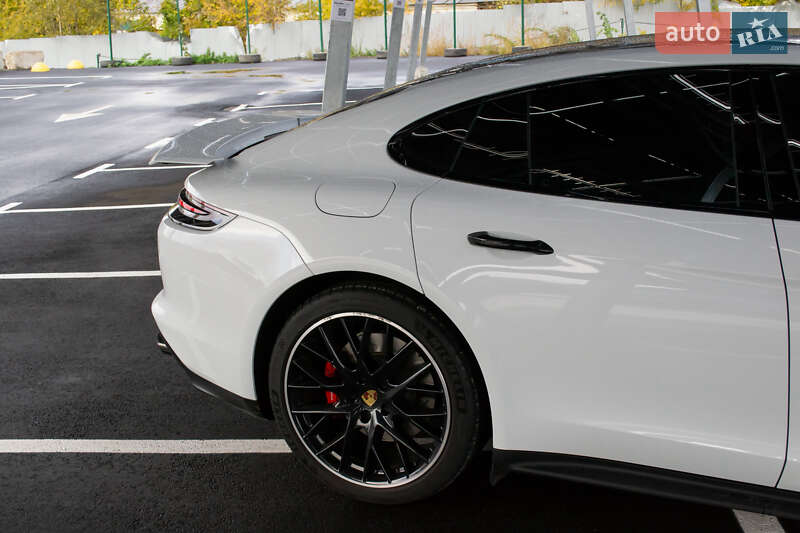 Фастбек Porsche Panamera 2019 в Києві