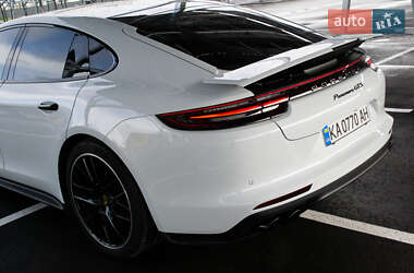 Фастбек Porsche Panamera 2019 в  фото 24 Фастбек Porsche Panamera 2019 в
