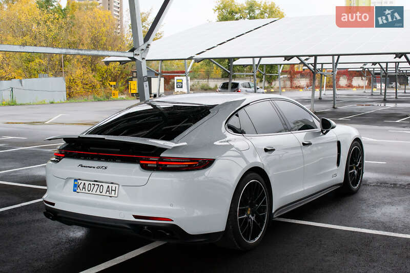 Фастбек Porsche Panamera 2019 в Києві