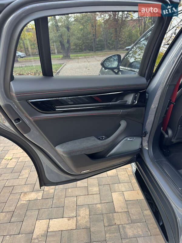 Фастбек Porsche Panamera 2025 в Кривому Розі фото 36 Фастбек Porsche Panamera 2025 в Кривому Розі