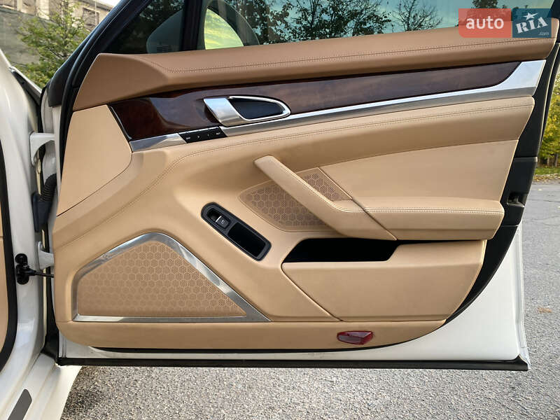 Фастбэк Porsche Panamera 2010 в Умани фото 14 Фастбэк Porsche Panamera 2010 в Умани