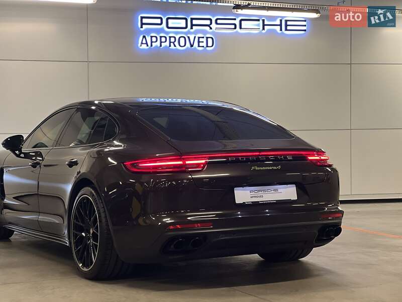 Фастбэк Porsche Panamera 2018 в Киеве
