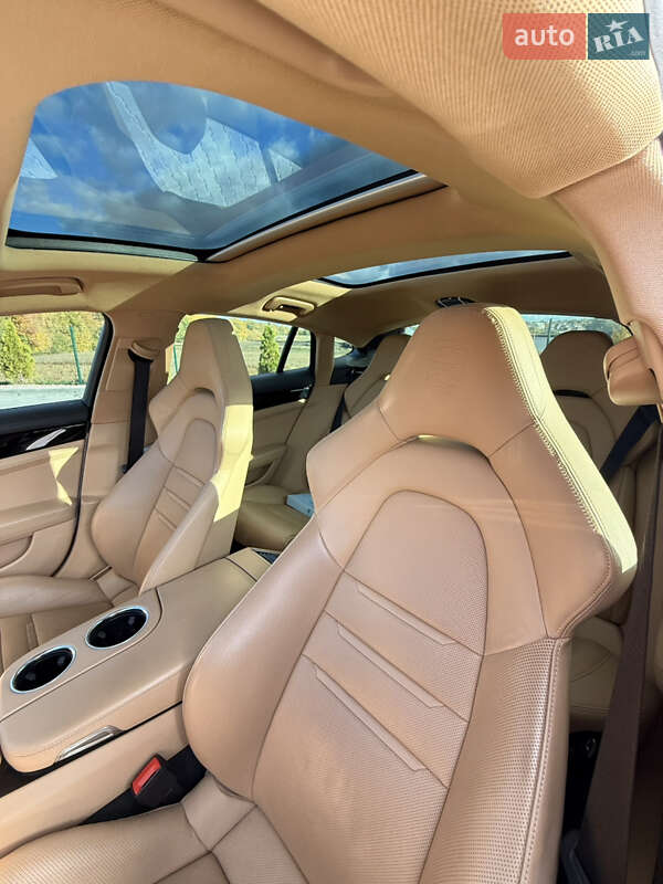 Фастбек Porsche Panamera 2018 в Вінниці