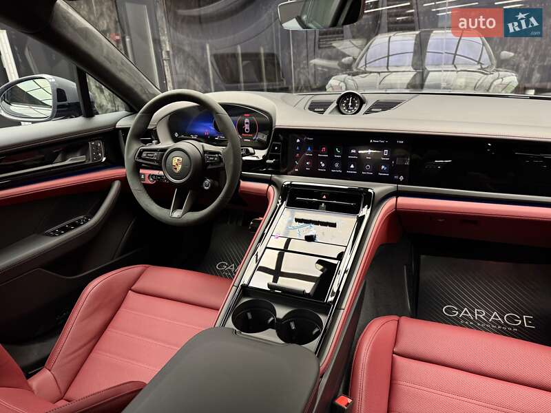 Фастбек Porsche Panamera 2025 в Києві