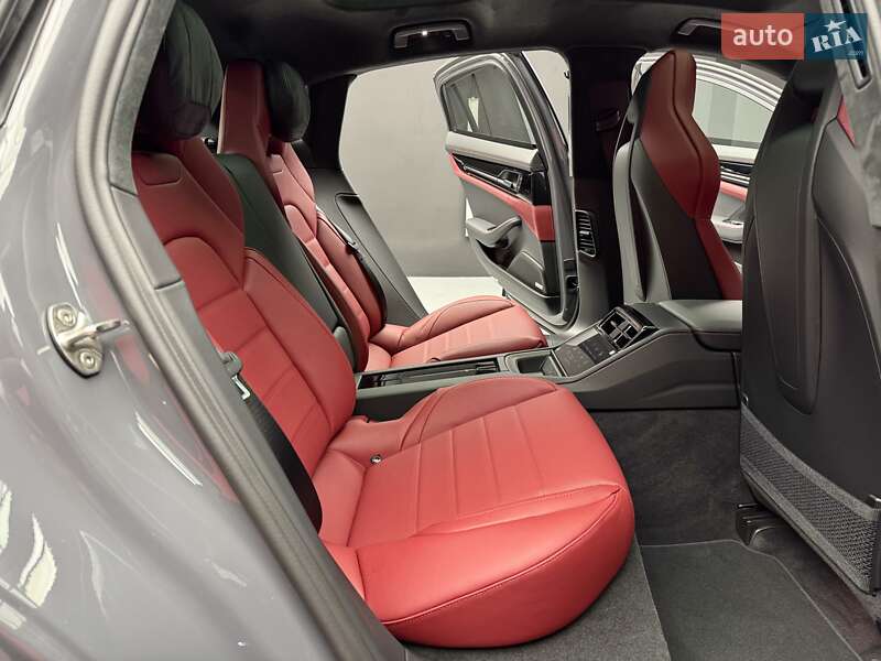 Фастбек Porsche Panamera 2025 в Києві