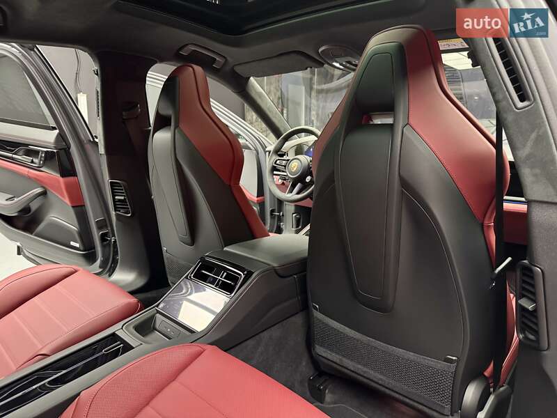 Фастбек Porsche Panamera 2025 в Києві