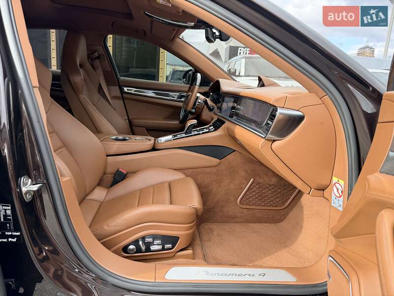 Фастбек Porsche Panamera 2019 в Києві