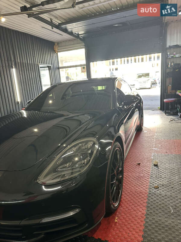 Фастбэк Porsche Panamera 2018 в Днепре фото 16 Фастбэк Porsche Panamera 2018 в Днепре