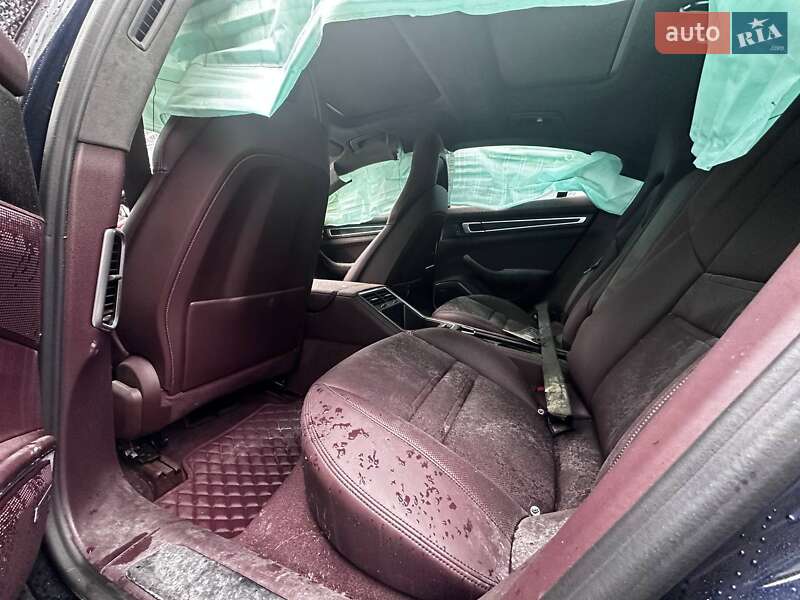 Фастбэк Porsche Panamera 2023 в Одессе