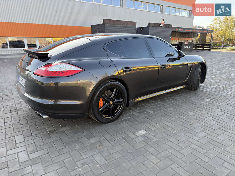 Фастбек Porsche Panamera 2011 в Кривому Розі фото 6 Фастбек Porsche Panamera 2011 в Кривому Розі
