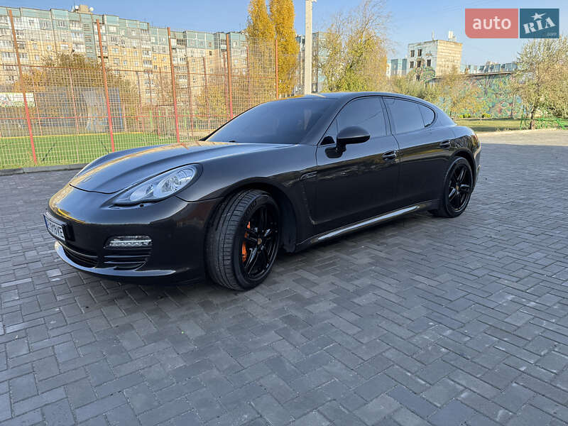 Фастбек Porsche Panamera 2011 в Кривому Розі фото 14 Фастбек Porsche Panamera 2011 в Кривому Розі