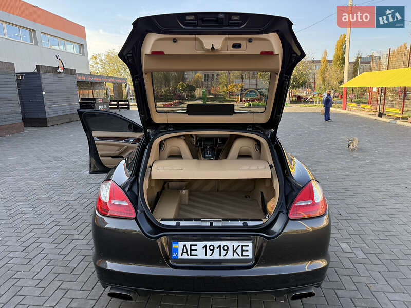 Фастбек Porsche Panamera 2011 в Кривому Розі фото 24 Фастбек Porsche Panamera 2011 в Кривому Розі