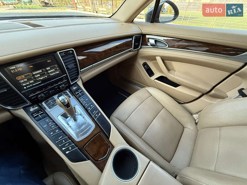 Фастбек Porsche Panamera 2011 в Кривому Розі фото 39 Фастбек Porsche Panamera 2011 в Кривому Розі