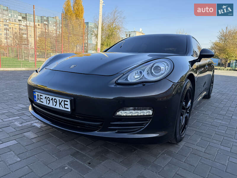 Фастбек Porsche Panamera 2011 в Кривому Розі фото 43 Фастбек Porsche Panamera 2011 в Кривому Розі