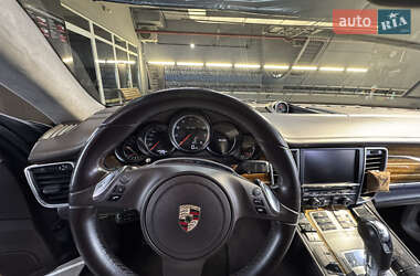 Фастбек Porsche Panamera 2011 в Одесі