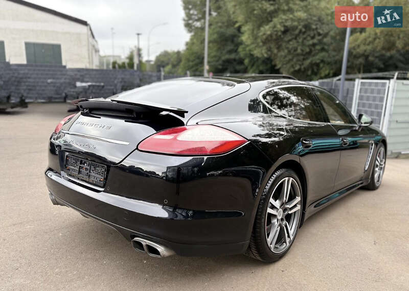 Фастбэк Porsche Panamera 2011 в Черкассах