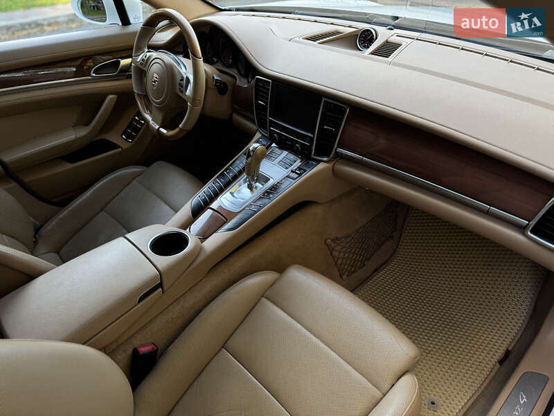 Фастбек Porsche Panamera 2012 в Одесі фото 19 Фастбек Porsche Panamera 2012 в Одесі