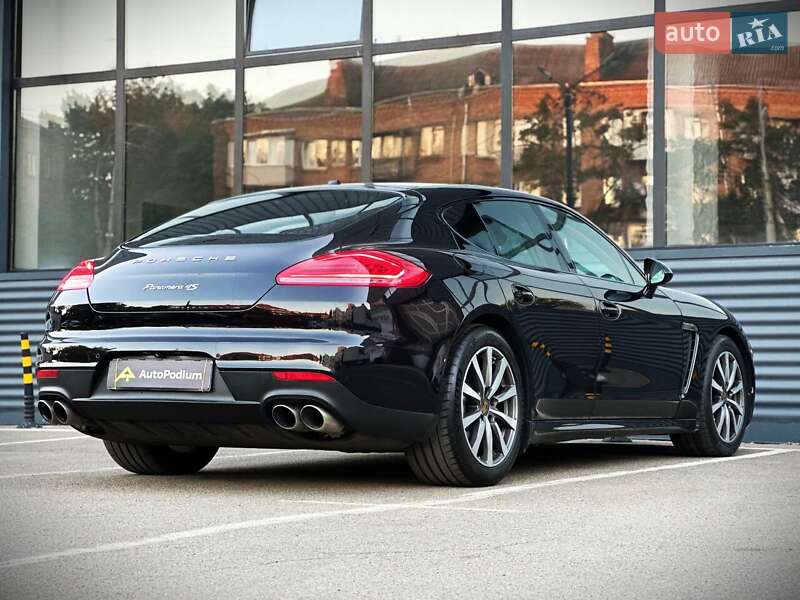 Фастбек Porsche Panamera 2015 в Києві фото 16 Фастбек Porsche Panamera 2015 в Києві
