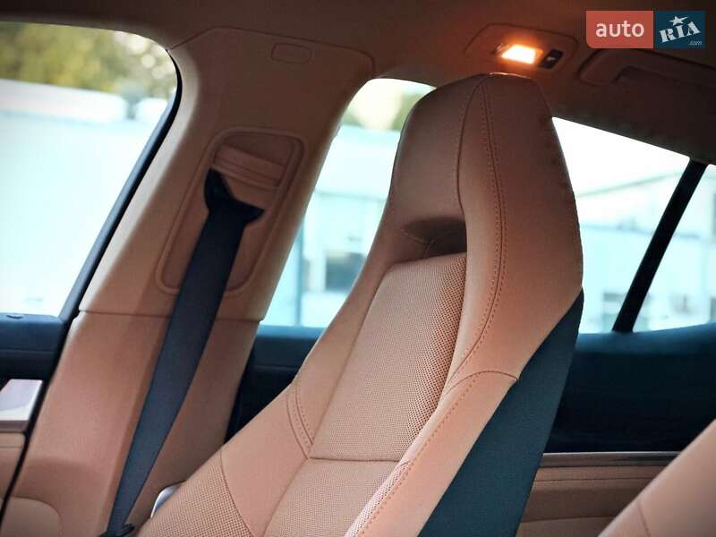 Фастбек Porsche Panamera 2015 в Києві фото 21 Фастбек Porsche Panamera 2015 в Києві