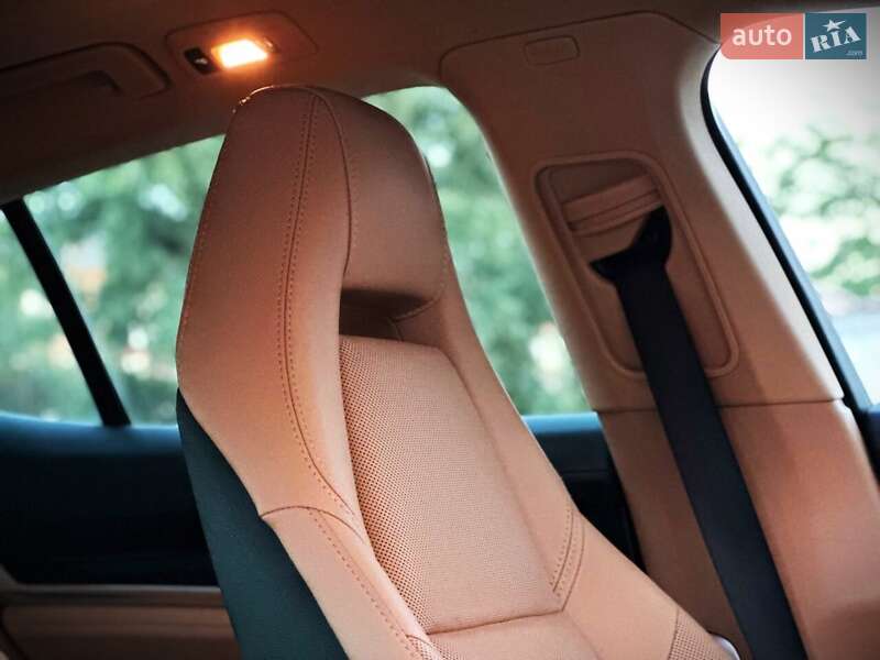 Фастбек Porsche Panamera 2015 в Києві фото 24 Фастбек Porsche Panamera 2015 в Києві