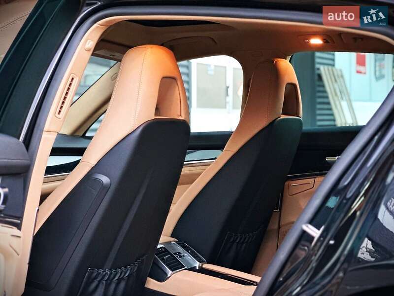 Фастбек Porsche Panamera 2015 в Києві фото 31 Фастбек Porsche Panamera 2015 в Києві