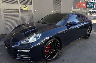 Фастбэк Porsche Panamera 2013 в Киеве