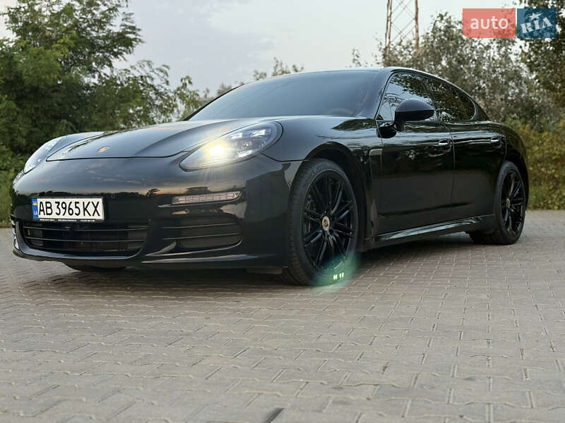 Фастбэк Porsche Panamera 2014 в Киеве