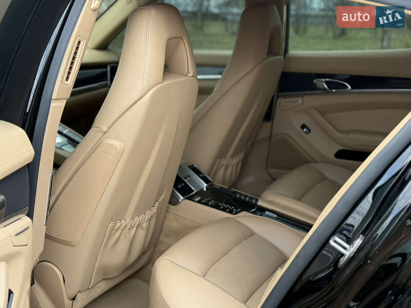 Фастбэк Porsche Panamera 2014 в Киеве