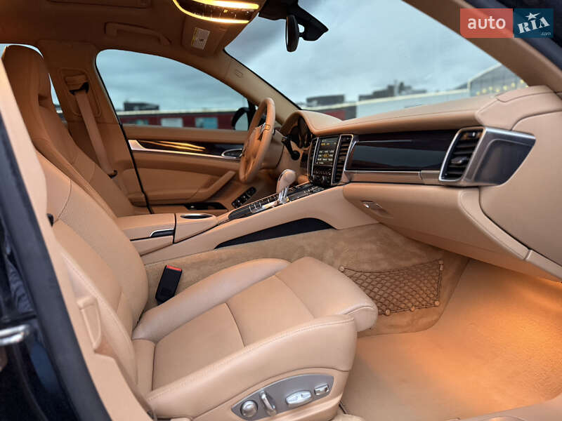 Фастбэк Porsche Panamera 2014 в Киеве