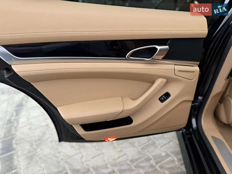 Фастбэк Porsche Panamera 2014 в Киеве