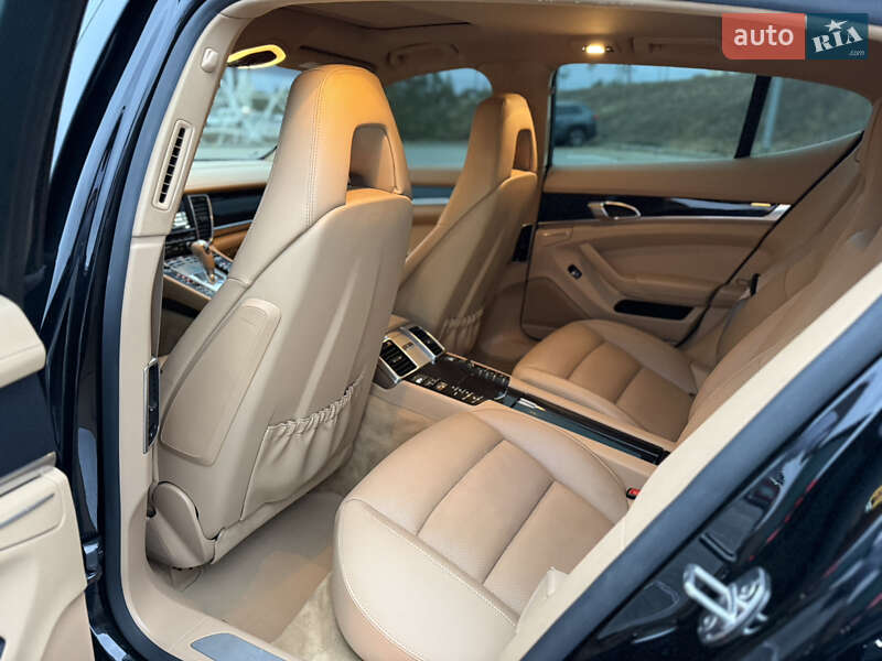 Фастбэк Porsche Panamera 2014 в Киеве