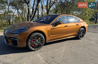 Фастбэк Porsche Panamera 2024 в Киеве