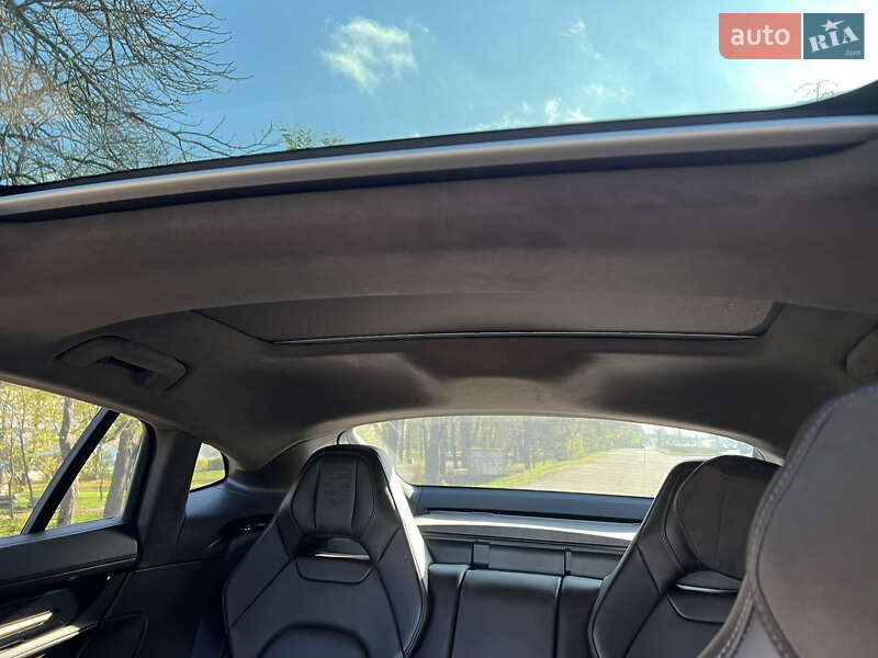 Фастбек Porsche Panamera 2024 в Києві