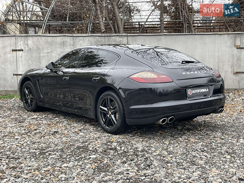 Фастбэк Porsche Panamera 2012 в Киеве