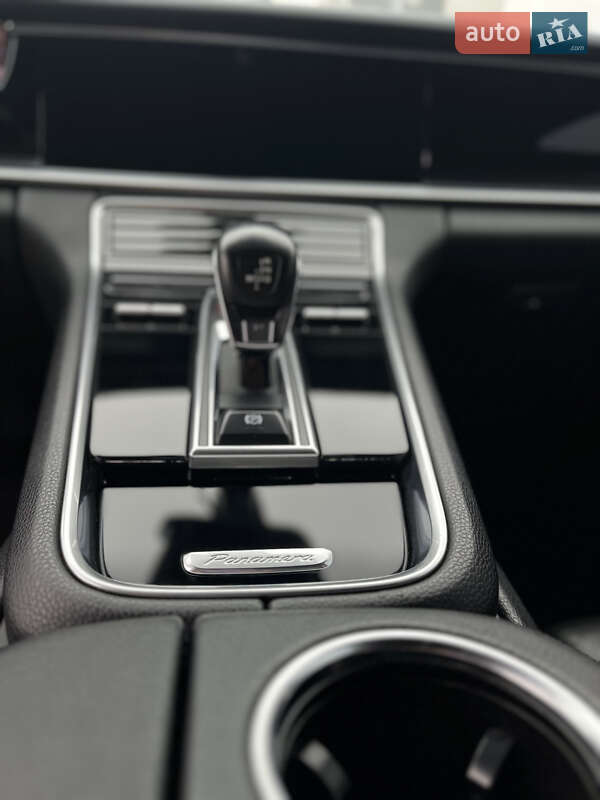 Фастбэк Porsche Panamera 2019 в Киеве фото 29 Фастбэк Porsche Panamera 2019 в Киеве