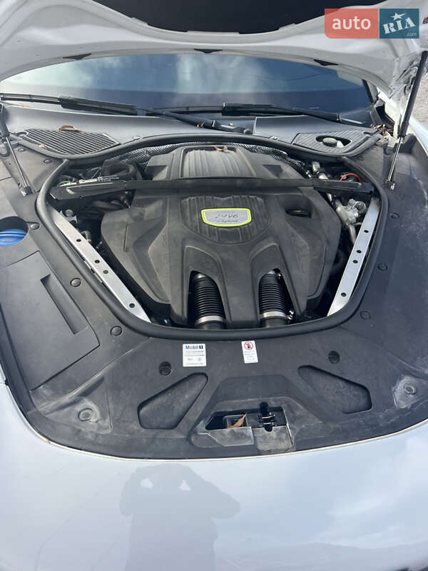 Фастбек Porsche Panamera 2017 в Львові