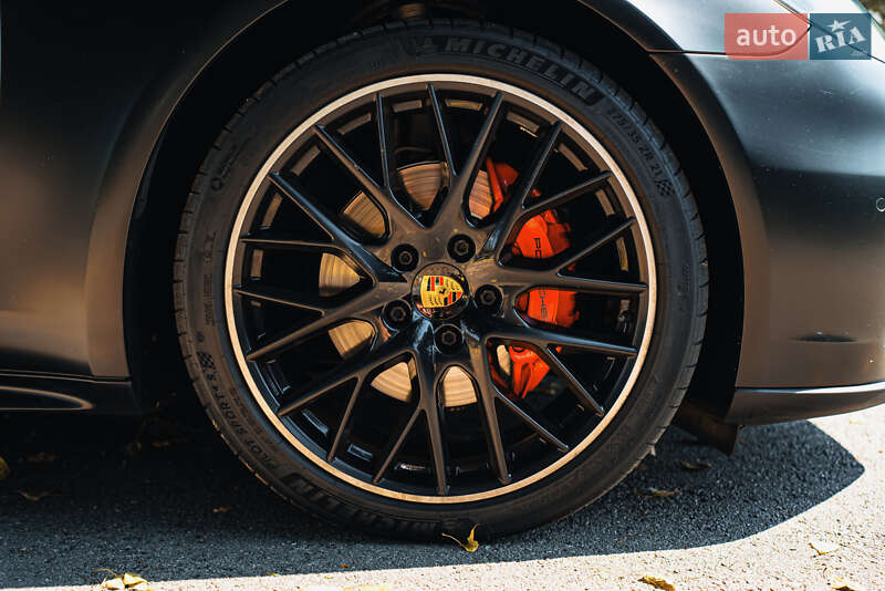 Фастбэк Porsche Panamera 2020 в Киеве