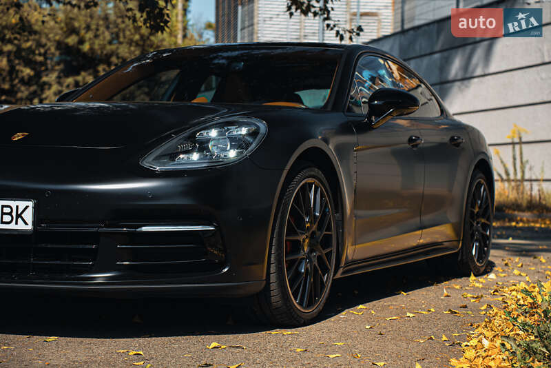 Фастбэк Porsche Panamera 2020 в Киеве